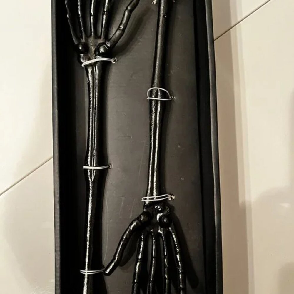 Skeleton Salad / Food Servers (new‎ / ps/x)